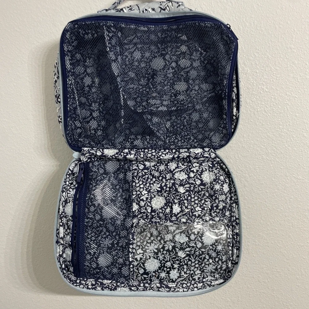 VERA BRADLEY Perennials Gray Deluxe Travel Organizer Cosmetic Makeup Compartment